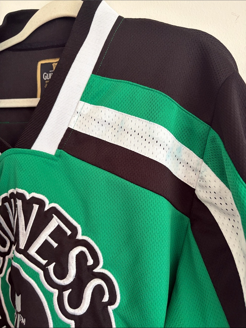 Guinness Ice Hockey Jersey - Picture 6 of 6